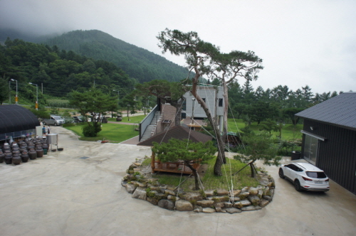 사무실 외부 서쪽 방면