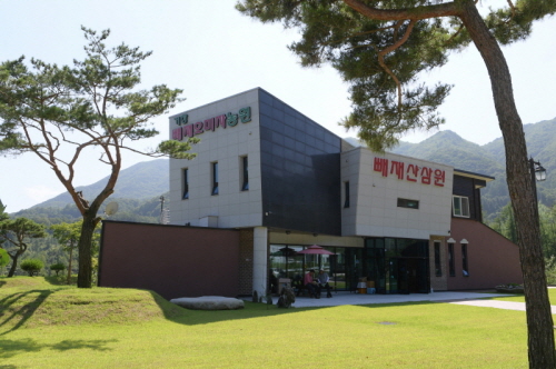 남쪽에서 본 전경